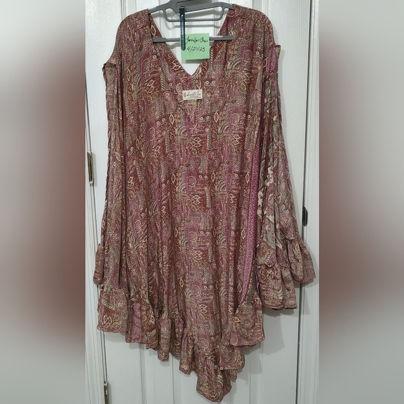 Kantha Bae Other - Kantha Bae 100% Silk Bohemian Paisley Wrap Pink Lovers!